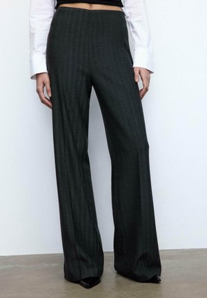 LOOSE-FITTING - Spodnie materiałowe