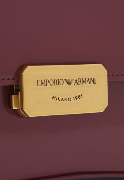 Emporio Armani Rankinė - rosso