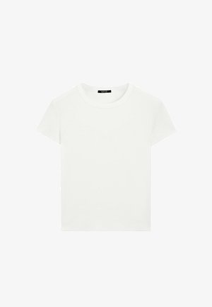 T-shirt bianca a maniche corte e scollo rotondo con vestibilità slim, esposta piatta su uno sfondo bianco.