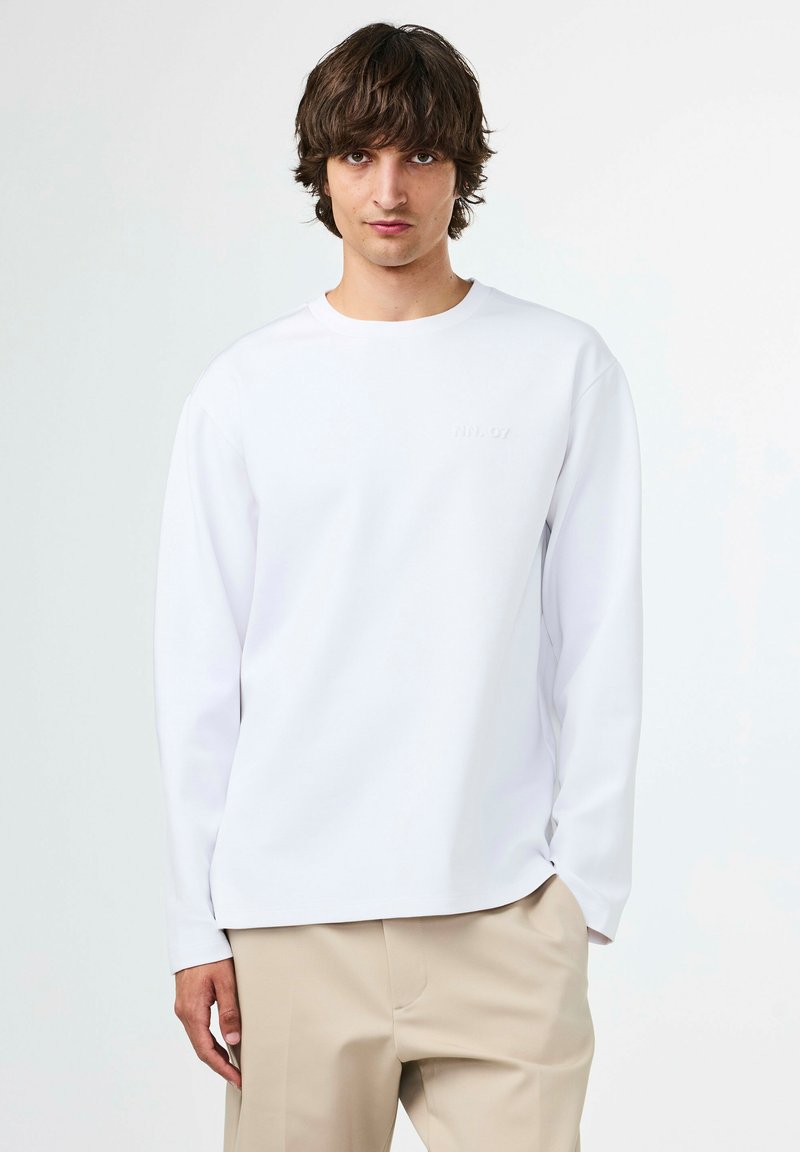 NN.07 Langarmshirt - white