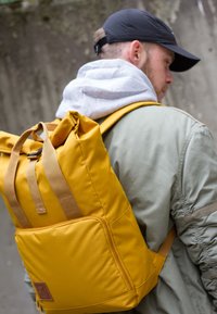 Manufaktur13 ROLL-TOP DAYPACK - Backpack - mustard