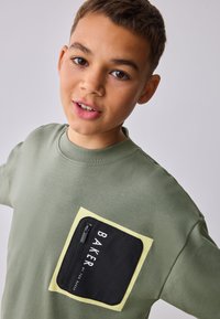 Baker by Ted Baker POCKET - Top s dlhým rukávom - green