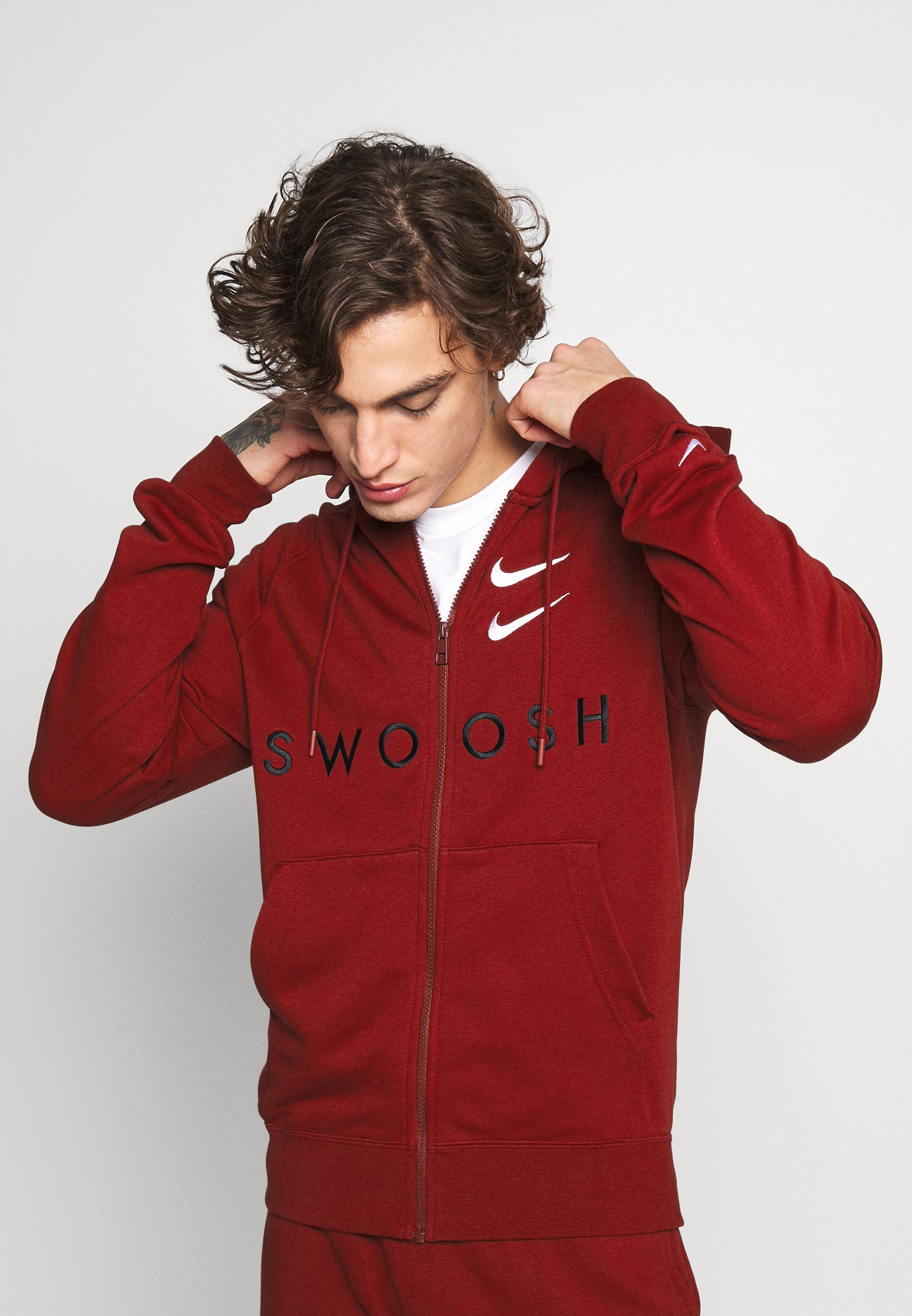 Nike Sportswear HOODIE Sweatjacke team red Zalando.at Nike Sportswear Sweatshirt team red Zalando.at
