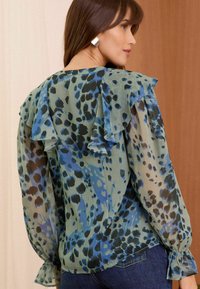 Love & Roses Bluza - grey animal