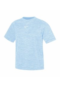 T-shirt Nike bleu clair à manches courtes avec un motif texturé et rayé. Il présente un col rond et un petit logo Nike blanc sur le devant.