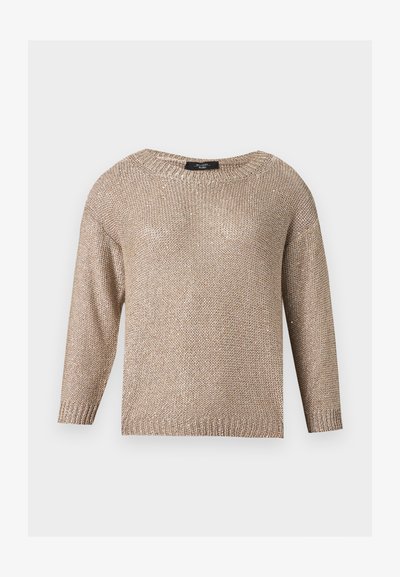 Pull beige tricoté à manches longues avec encolure ronde côtelée, poignets et ourlet, présenté sur un fond uni gris clair.