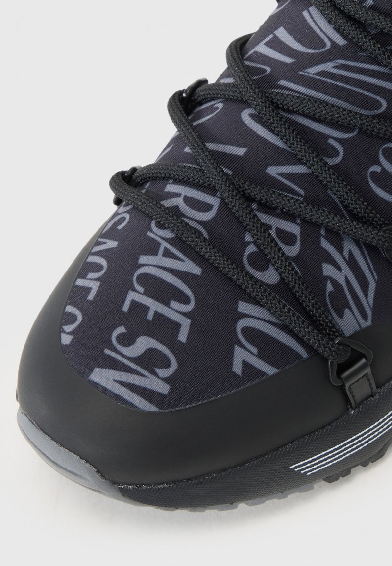 Versace Jeans Couture FONDO DYNAMIC Trainers black