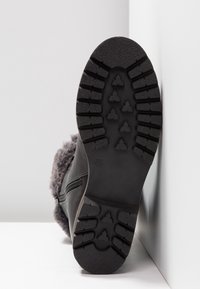 Caprice Botines con cordones - black