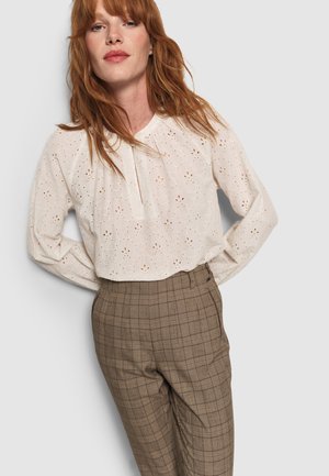 COLOMBE EMBROIDERED - Bluse - ecru