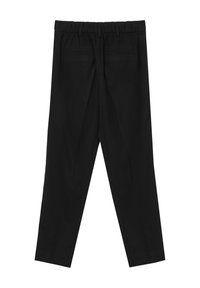 Pantaloni neri con vita elasticizzata, dotati di due tasche posteriori e un design sartoriale. Davanti piatto con dettagli plissettati.