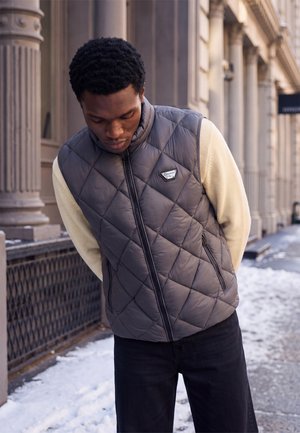 Alessandro Zavetti, DELUCI GILET - Chaleco - electric dusk