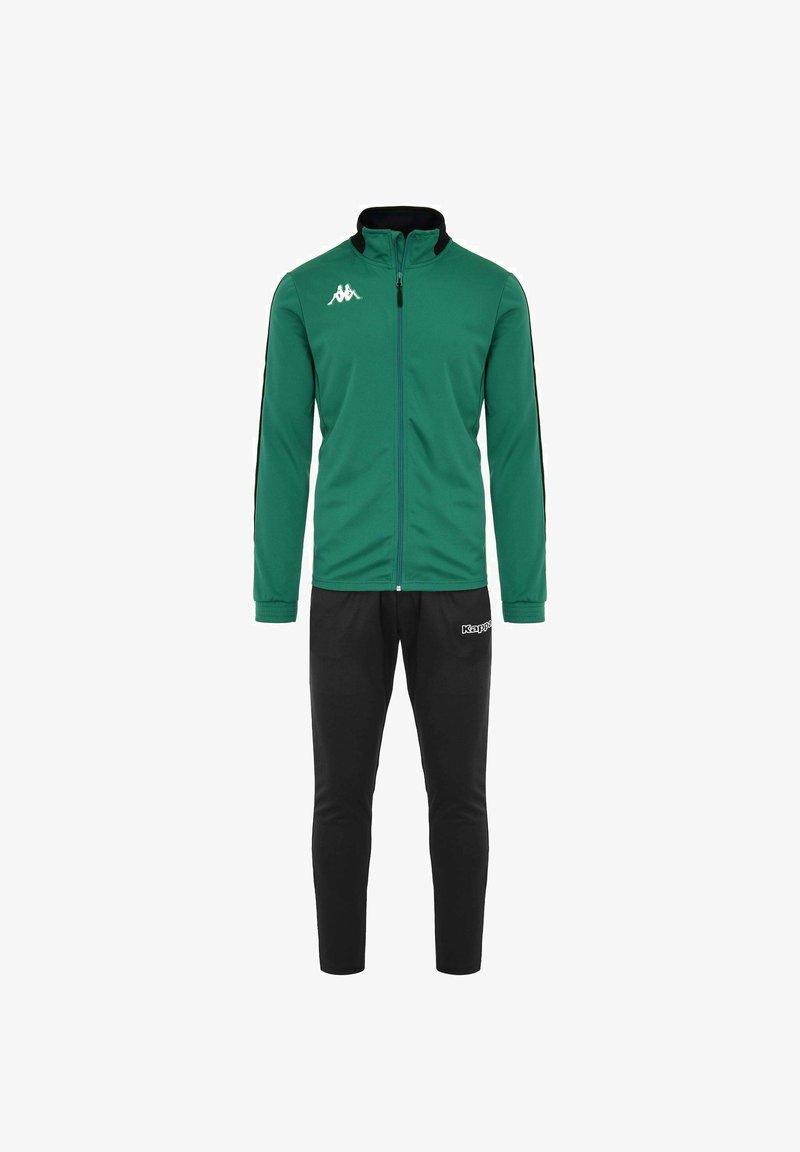 Giacca sportiva verde con accenti neri, chiusura con zip e logo; pantaloni neri con vita elastica e logo sulla gamba. Entrambi realizzati in tessuto di poliestere.