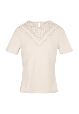 Korte mouwen crème top van zacht stof, met een kanten inzet met een ingewikkeld patroon en een kleine decoratieve afwerking langs de hals en mouwen.