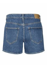 Short en denim bleu avec deux poches arrière, passants de ceinture, et une pièce en cuir marron sur la ceinture, montré de dos.
