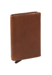 Portafoglio in pelle marrone con una texture liscia, bordi arrotondati e un design elegante. Presenta un accento metallico nell'angolo in basso.