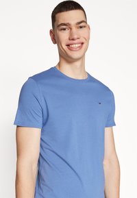 Tommy Jeans SLIM TEE - Basic T-shirt - charmed