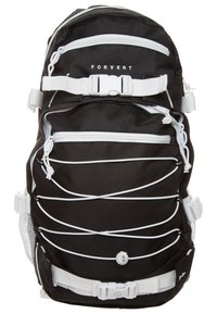 Mochila de tela negra con cremalleras y acentos blancos. Presenta un diseño de cordón elástico, múltiples bolsillos y correas de hombro ajustables.