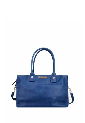 Blauwe leren handtas met dubbele handvatten en afneembare schouderriem, met metalen accenten en een klein rechthoekig decoratief plaatje.