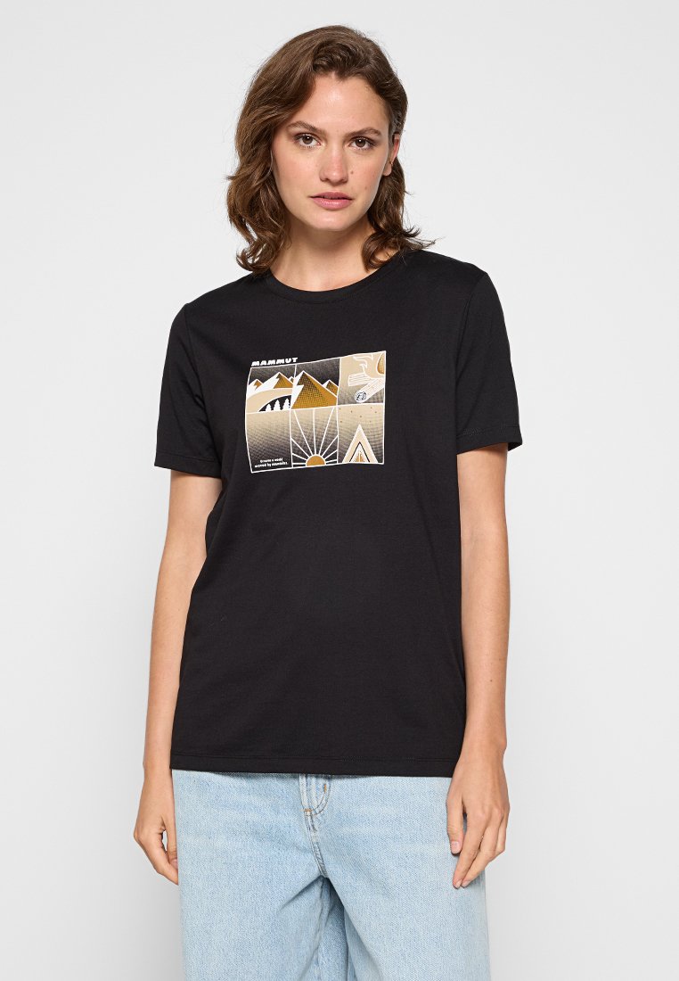 Schwarzes Baumwoll-T-Shirt mit einem geometrischen Berg-Design in creme- und goldtönen. Kurze Ärmel, Rundhalsausschnitt und lockere Passform.