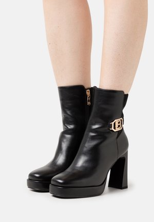 Laura Biagiotti, Bottines à talons hauts - black