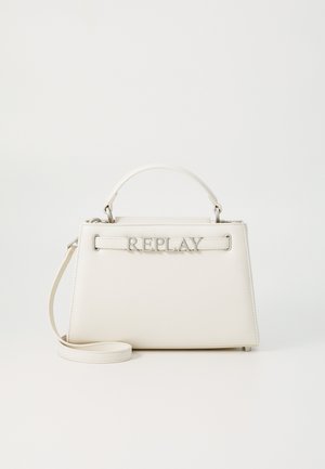 Sac à main blanc à la forme structurée, doté d'une poignée supérieure, d'une bandoulière amovible et d'un logo "REPLAY" en métal sur le devant. Texture en simili cuir lisse.