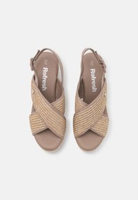 Refresh Sandales à plateforme - taupe