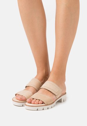 Sandalias planas - caramel