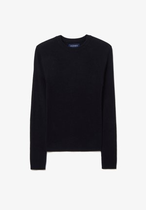 Suéter azul marino de cuello redondo hecho de tejido de punto suave. Presenta detalles acanalados en los hombros y mangas largas con un dobladillo recto en la cintura.