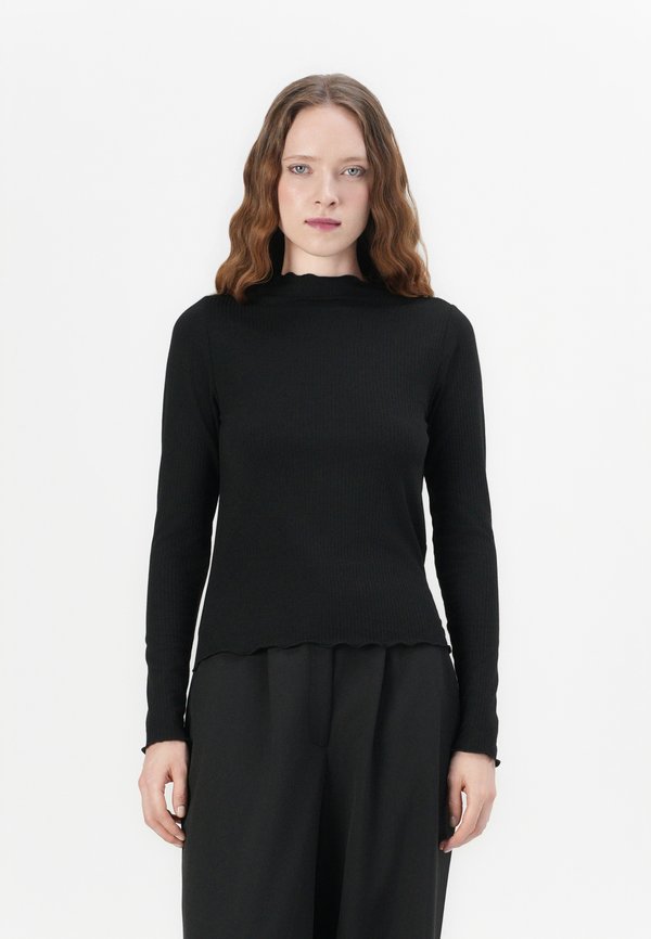 PCNICCA - Long sleeved top
