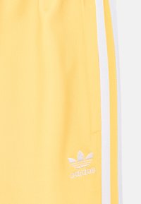 adidas Originals Treniņtērpa apakšdaļas - spark