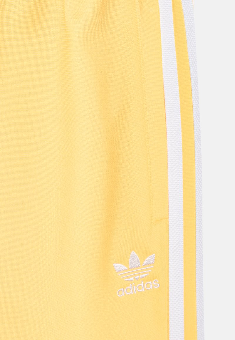 adidas gazelle silver green womens adidas Superstar main image 0