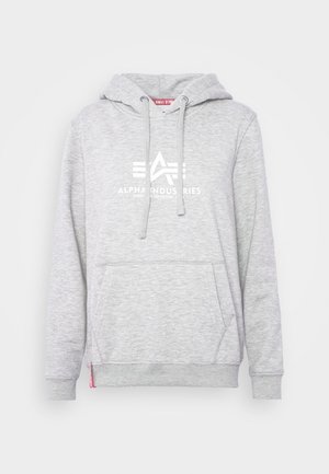Grijze hoodie van zachte stof; heeft een kangoeroe-pocket, een capuchon met trekkoord en een witte bedrukte logo met tekst op de voorkant.