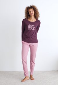 Triumph SET - Pyžamová sada - violet