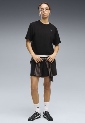 Puma, ESSENTIALS ELEVATED RELAXED T-SHIRT - T-Shirt basic - black