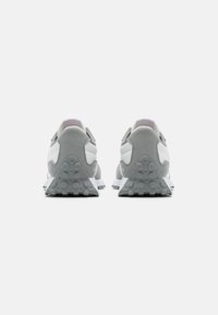 New Balance 327 - Chaussures fitness - grey/purple