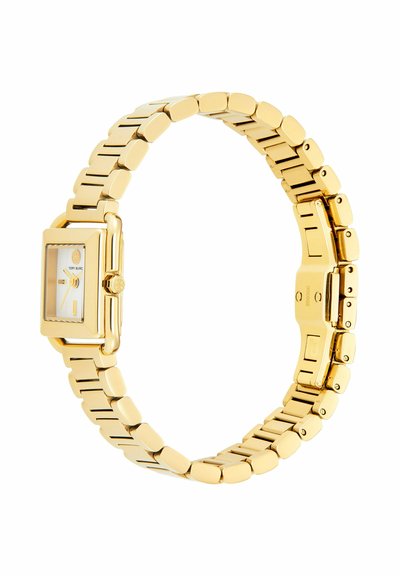 Goudkleurig rechthoekig horloge met gekoppelde metalen band, witte wijzerplaat, minimale uurmarkeringen en drie gouden wijzers.