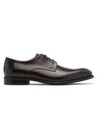 Scarpa da uomo in pelle marrone con punta arrotondata, stringata sul davanti e finitura liscia. Presenta un tacco basso impilato e sottili rifiniture cucite.