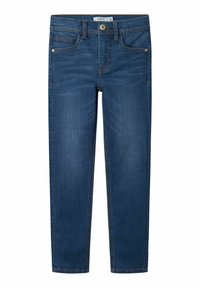 Vaqueros ajustados de denim azul oscuro. Incluyen bolsillos frontales, cierre de botón y un ligero desgastado en la tela.