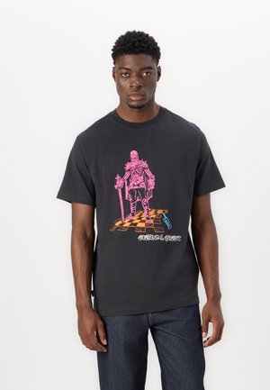 NATURAL CALLS ETERNAL - T-shirt print - off black