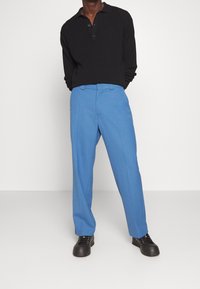 Won Hundred Maglione - black