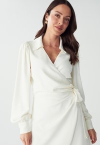 WILLA KAYLIE MINI - Dnevna haljina - white