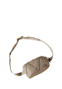Piccola borsa marrone con superficie texturizzata, chiusura a zip, tracolla regolabile e dettagli in corda elastica. Presenta un logo sul davanti.