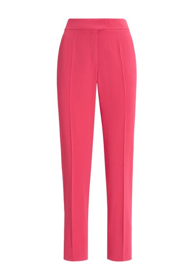 Roze op maat gemaakte broeken met een gladde textuur, met een recht pijpdesign en een voornaad. Geen zichtbare hardware of patronen.