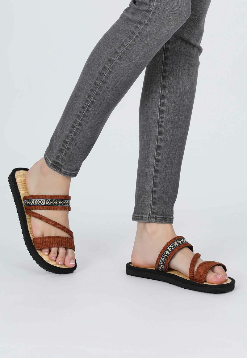 CINNEA Mules - braun