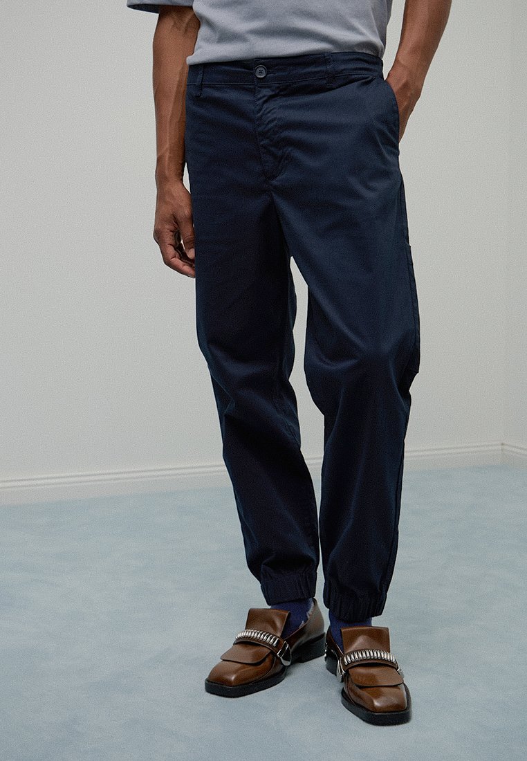 Armani Exchange Broek donkerblauw Armani Exchange Broek donkerblauw