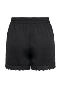 Shorts neri con elastico in vita, realizzati in tessuto leggero e testurizzato. Il bordo in pizzo scallopato all'orlo aggiunge un dettaglio decorativo.