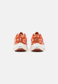 Nike Performance AIR ZOOM PEGASUS 40 - Løpesko for vei - coconut milk/hyper royal/burnt sunrise/safety orange/sesame/sail