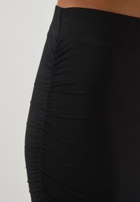 Gina Tricot SOFT TOUCH RUCHED SKIRT - Maxisukňa - black