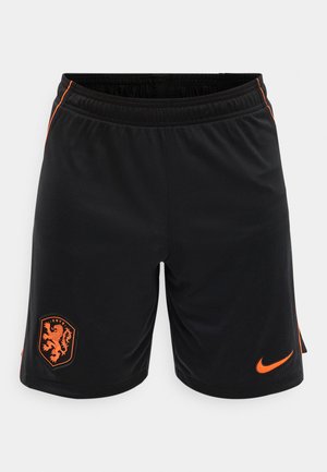 Sorte atletikshorts med orange KNVB-løveemblem på venstre ben og orange Nike-swoosh på højre ben, med elastisk talje.