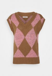 Chaleco de punto marrón y rosa con escote en V y mangas de cap sleeve, con un patrón de diamantes y dobladillo acanalado. Acabado texturizado.